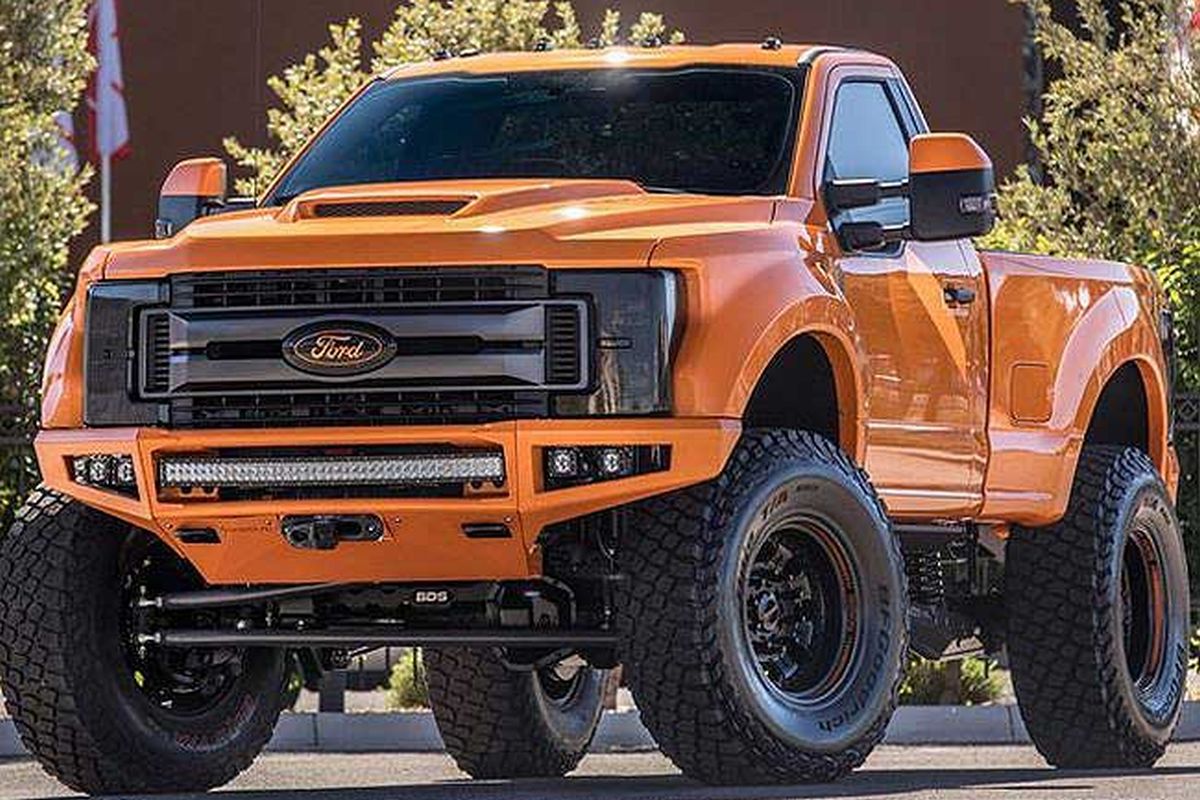 Ford Super Duty danificada por raio.