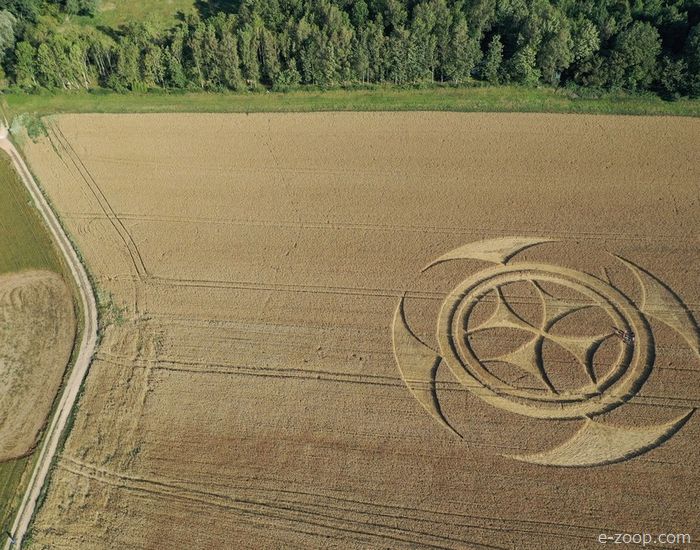 Símbolo gigantesco aparece na França